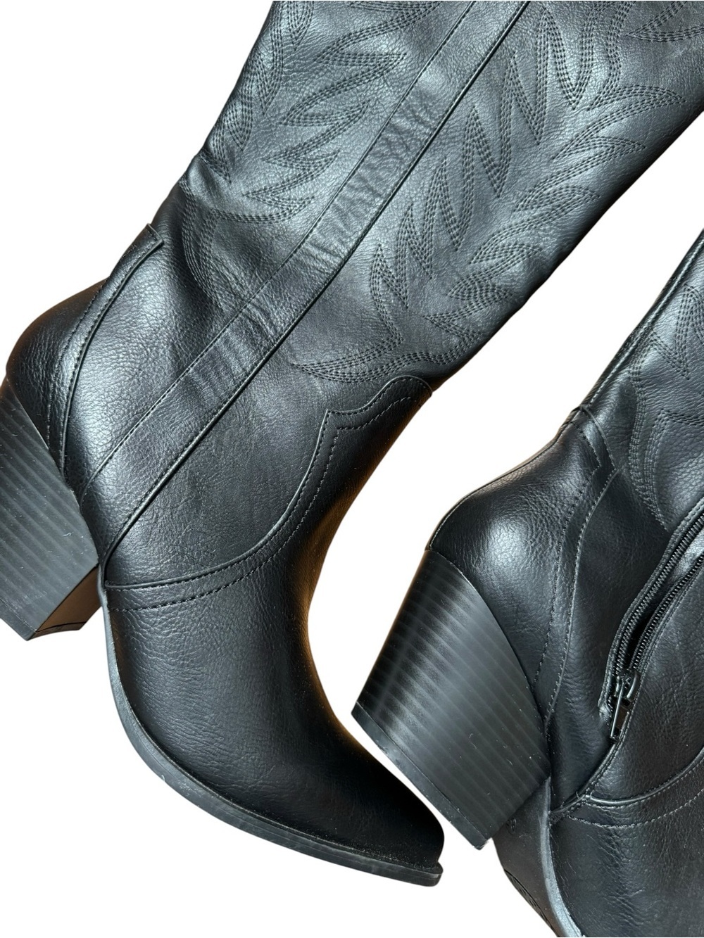 Black Women's Western Knee High Heeled Boots - Picture 3 of 5